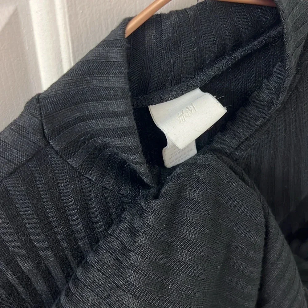 Semi Sheer H&M  Ribbed Top - Picture 3 of 3